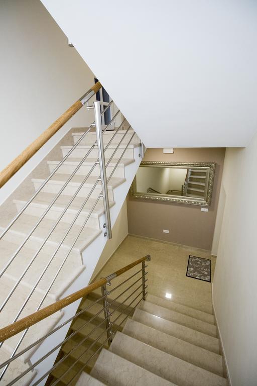 Lct Apartment Laura Omis Luaran gambar