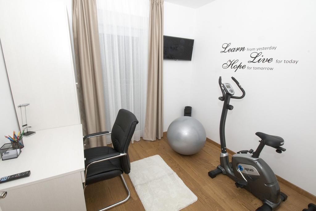 Lct Apartment Laura Omis Luaran gambar