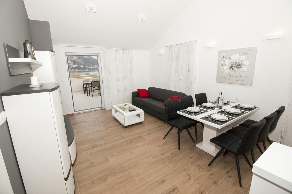 Lct Apartment Laura Omis Luaran gambar
