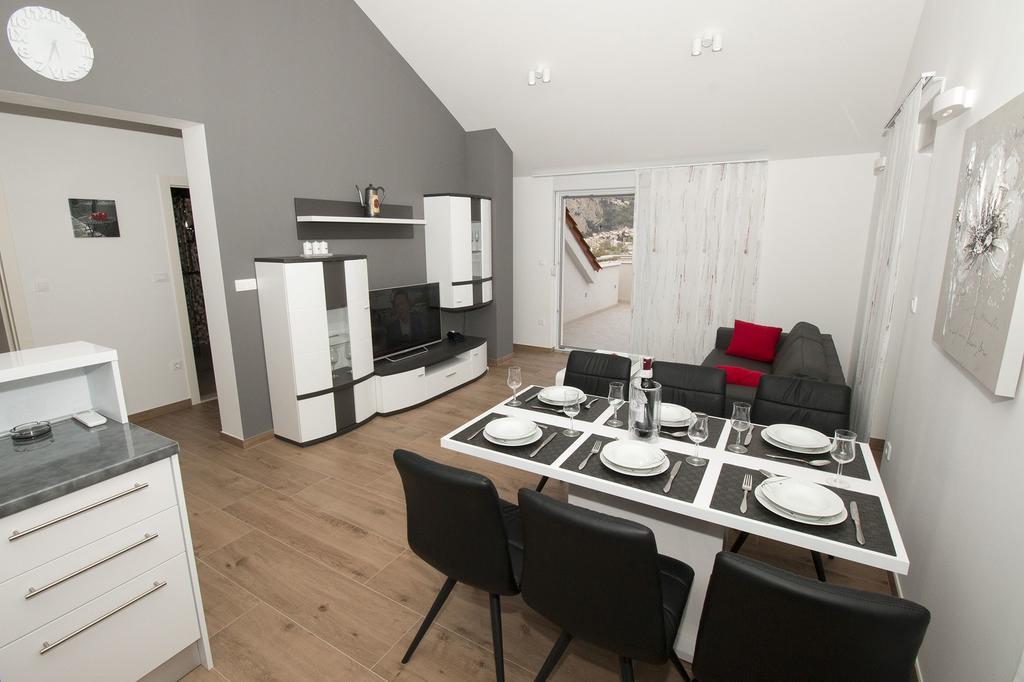 Lct Apartment Laura Omis Luaran gambar