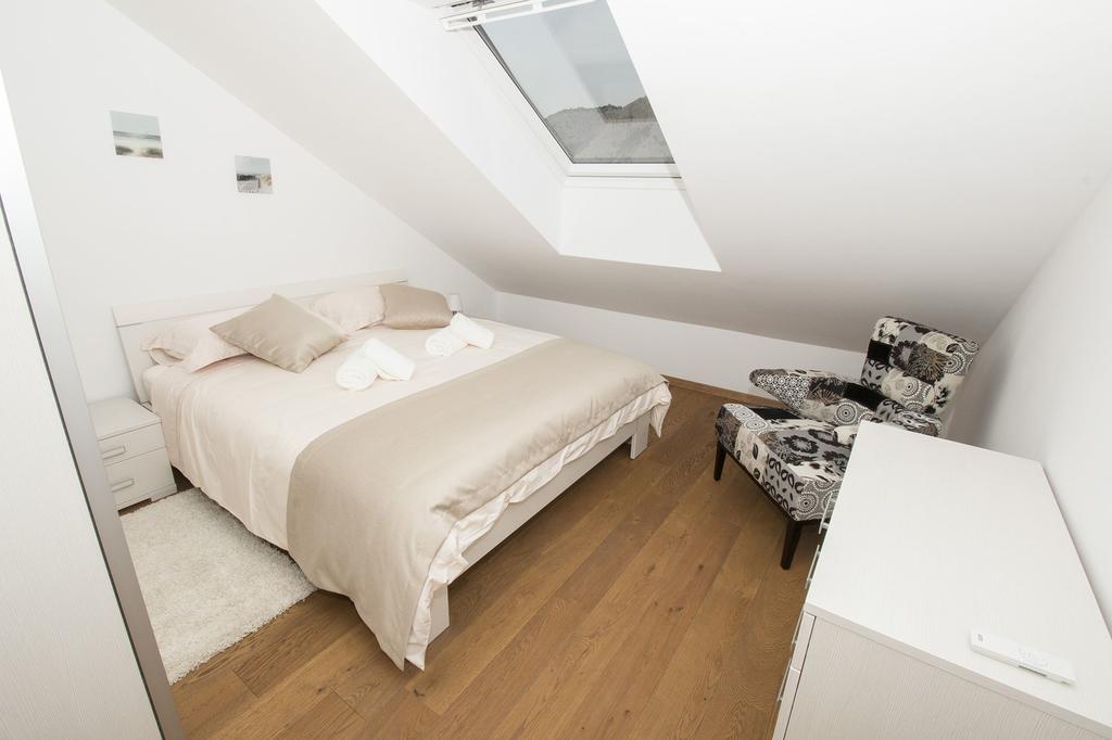 Lct Apartment Laura Omis Luaran gambar