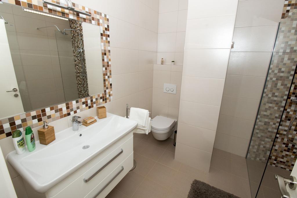 Lct Apartment Laura Omis Luaran gambar